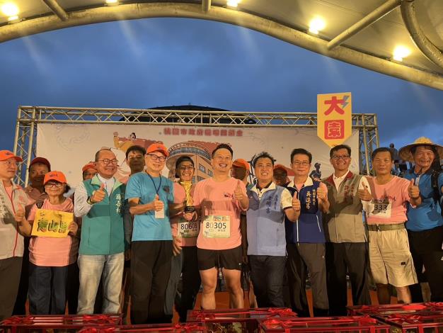 大觀盃馬拉松4500人竹圍漁港起跑 首邀單身男女路跑聯誼活動照片共12張第7張