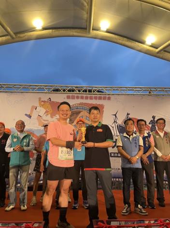 大觀盃馬拉松4500人竹圍漁港起跑 首邀單身男女路跑聯誼活動照片共12張第11張