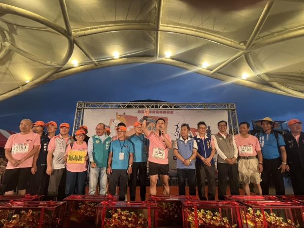 大觀盃馬拉松4500人竹圍漁港起跑 首邀單身男女路跑聯誼活動照片共12張第10張