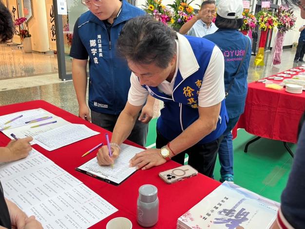  大園區長青書畫家個展活動系列照片，共8張第2張