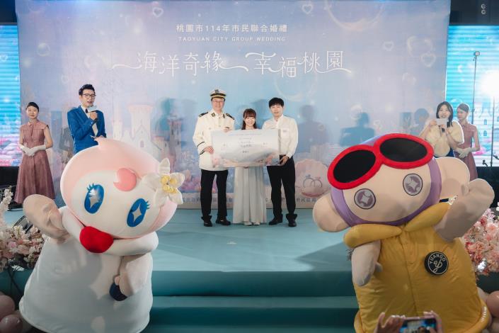 市長與新人合照