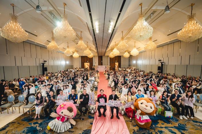 市長及貴賓與新人大合照