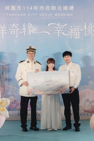 市長與新人合照01