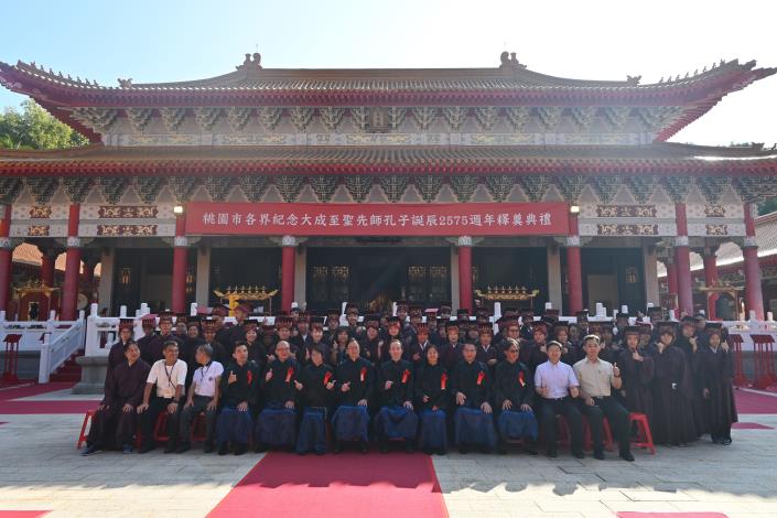 市長與禮生大合照